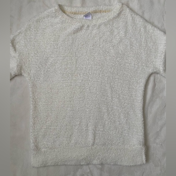 ⭐️ Stars Above Ivory Fuzzy Sweater XS - Picture 3 of 10